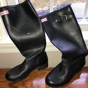 Black hunters rain boots